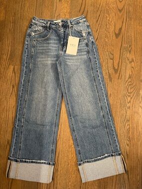 Vici Blue Wide-Leg Cropped Jeans with Rolled Cuffs